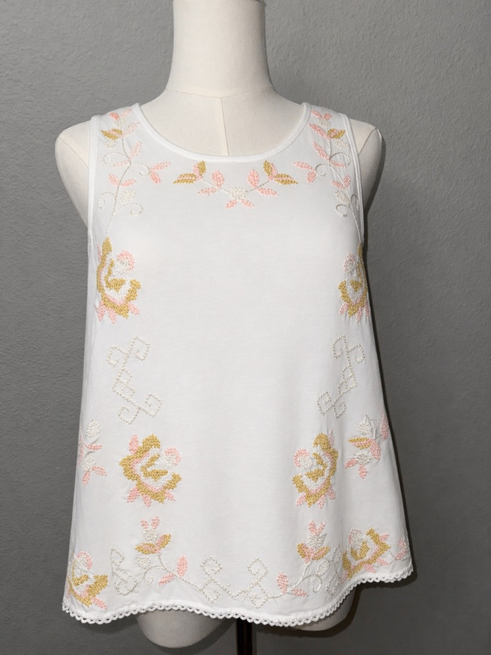 Free People Fun & Flirty Embroidered Top M - Picture 3 of 7